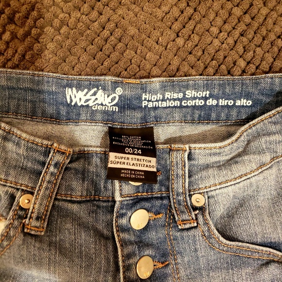 💕Distressed High Rise Shorts with Lace! - Picture 5 of 7